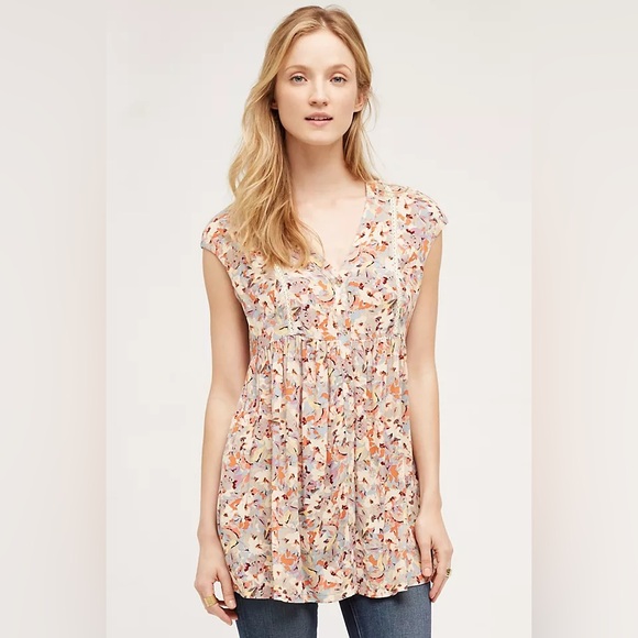 Anthropologie Tops - Anthropologie Vanessa Virginia Top floral top size small